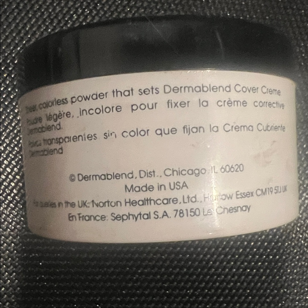 Dermablend Translucent Setting Powder- 1oz - Picture 2 of 4